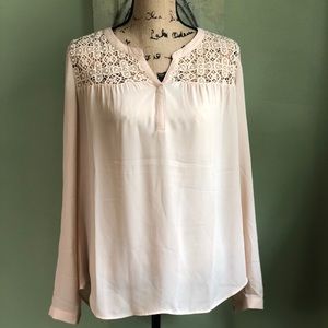 NWOT Daniel Rainn Blouse